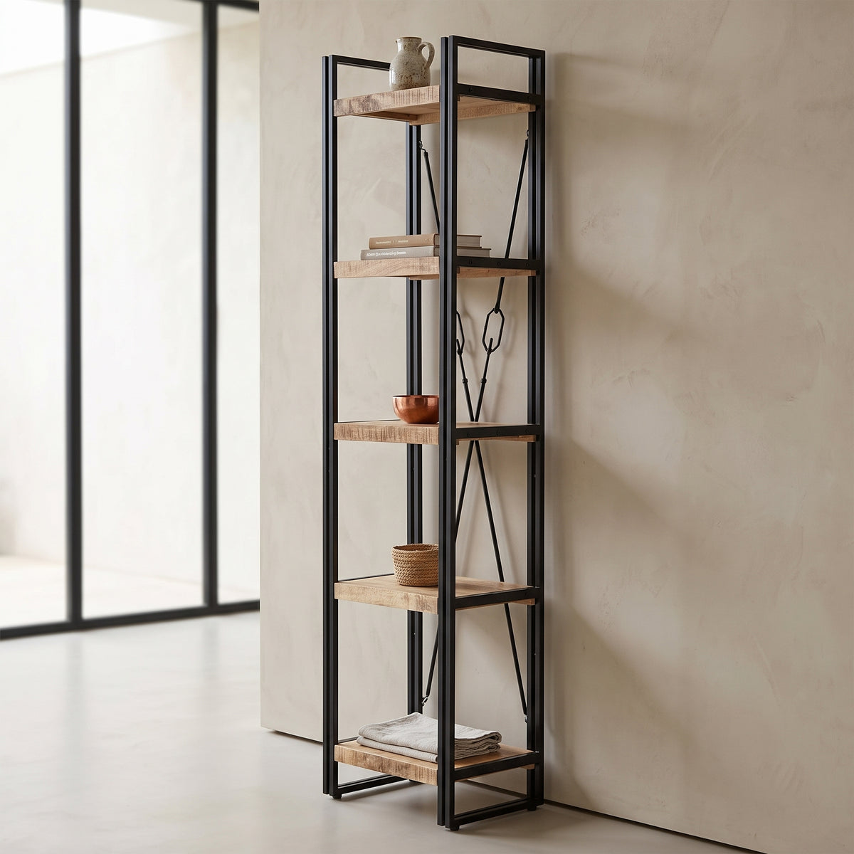 Bibliothèque industrielle à croisillons en manguier – 40 x 30 x 180 cm