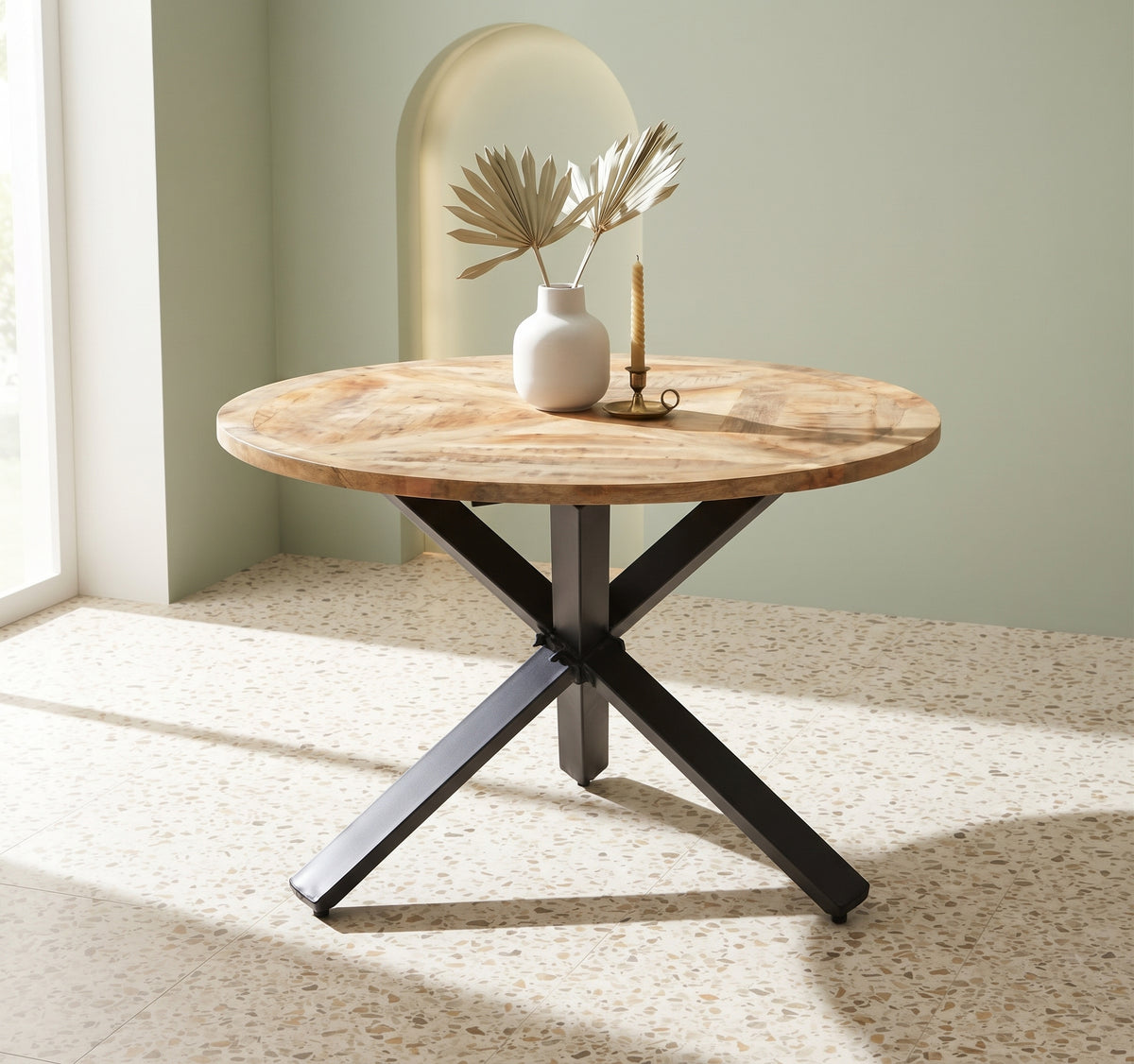 Table ronde à pied étoile – Manguier massif – 110 x 75 cm