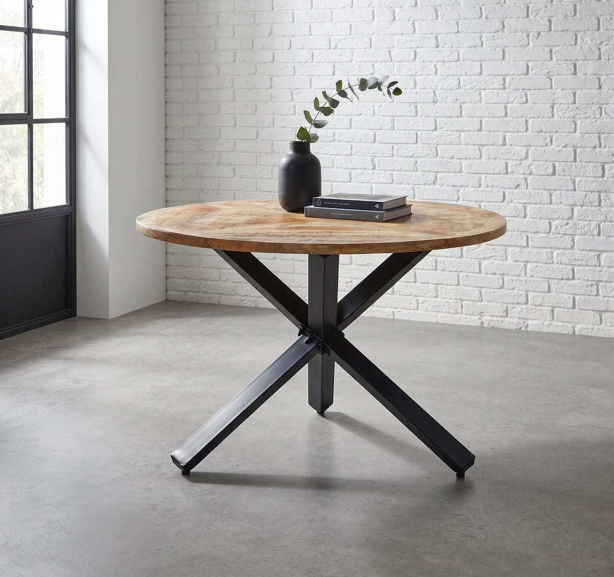 Table ronde à pied étoile – Manguier massif – 110 x 75 cm